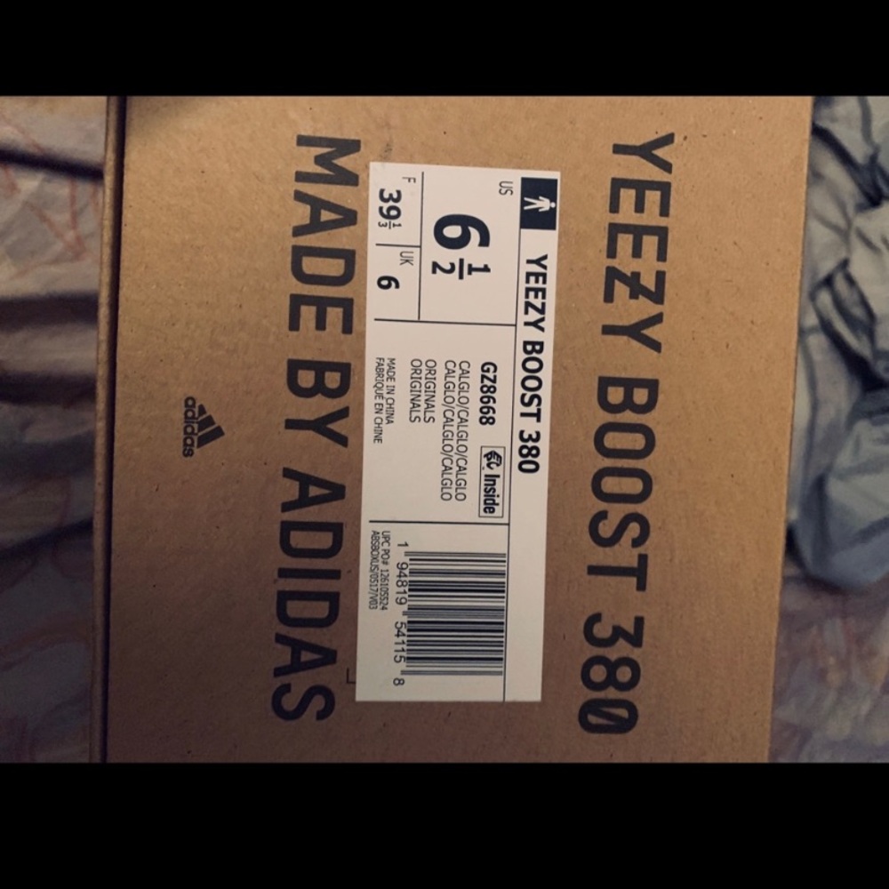YEEZY 380 6.5 GLO LIMITED GLO… - Picture 14 of 15